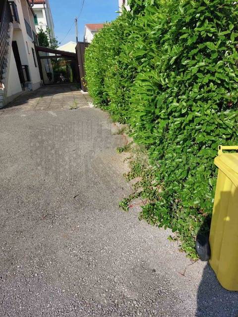 Apartma z vrtom - Malinska - blizu morja!