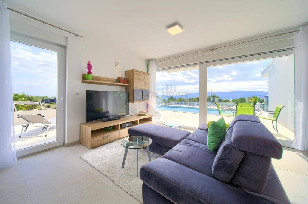 Apartma z zasebnim bazenom! Otok Krk!