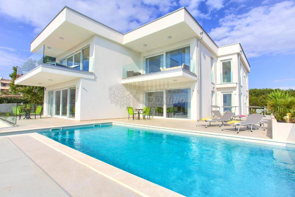 Apartma z zasebnim bazenom! Otok Krk!