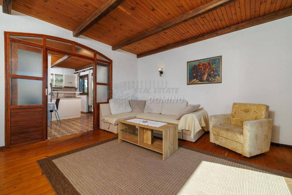 Dve hiši z bazenom in savno! Punat, otok Krk