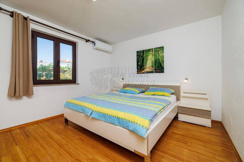 Dve hiši z bazenom in savno! Punat, otok Krk