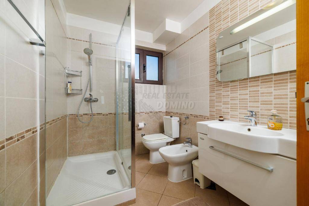 Dve hiši z bazenom in savno! Punat, otok Krk