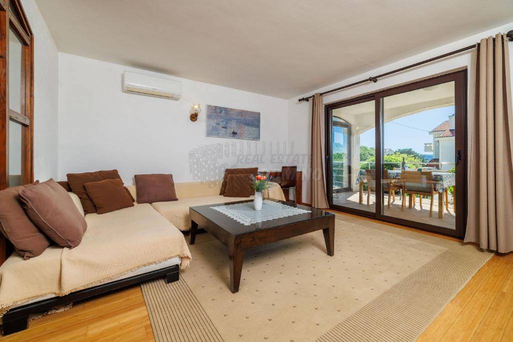 Dve hiši z bazenom in savno! Punat, otok Krk