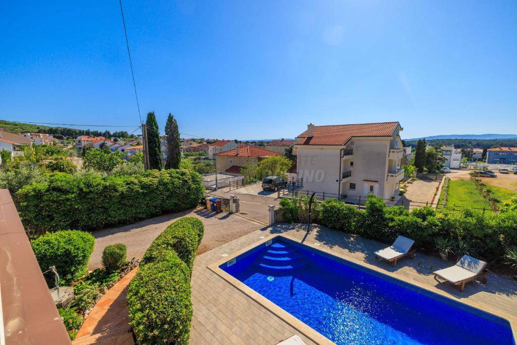 Dve hiši z bazenom in savno! Punat, otok Krk