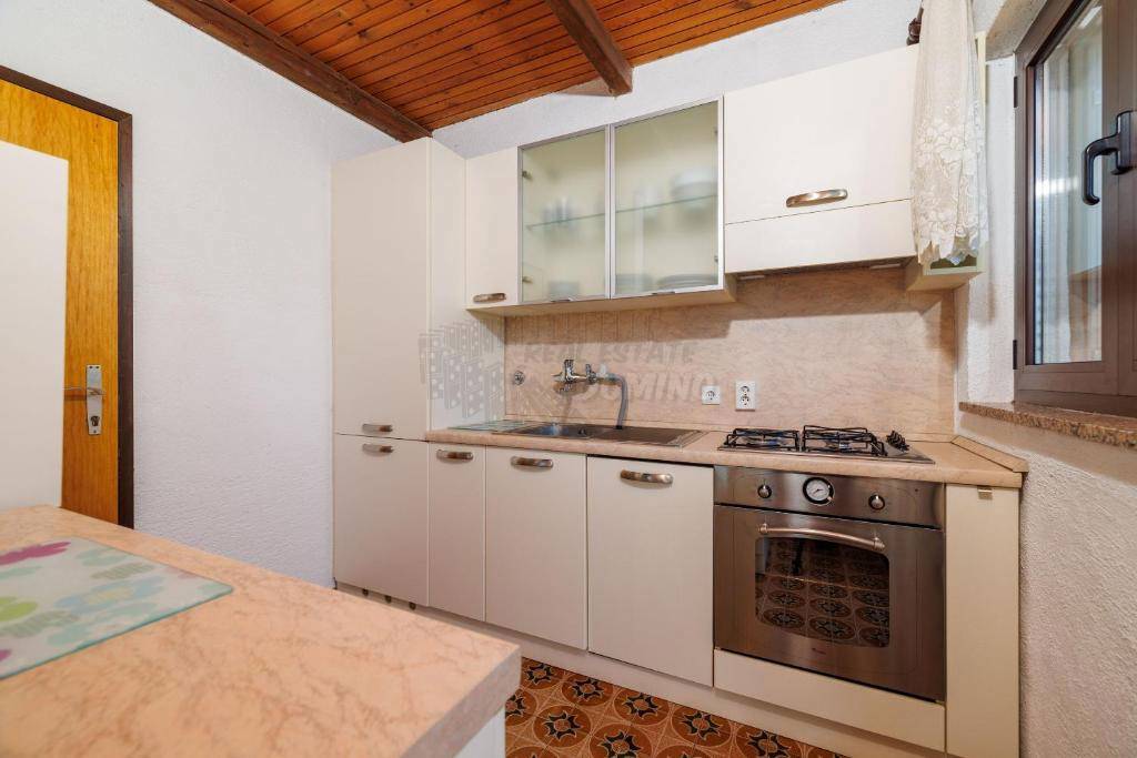 Dve hiši z bazenom in savno! Punat, otok Krk