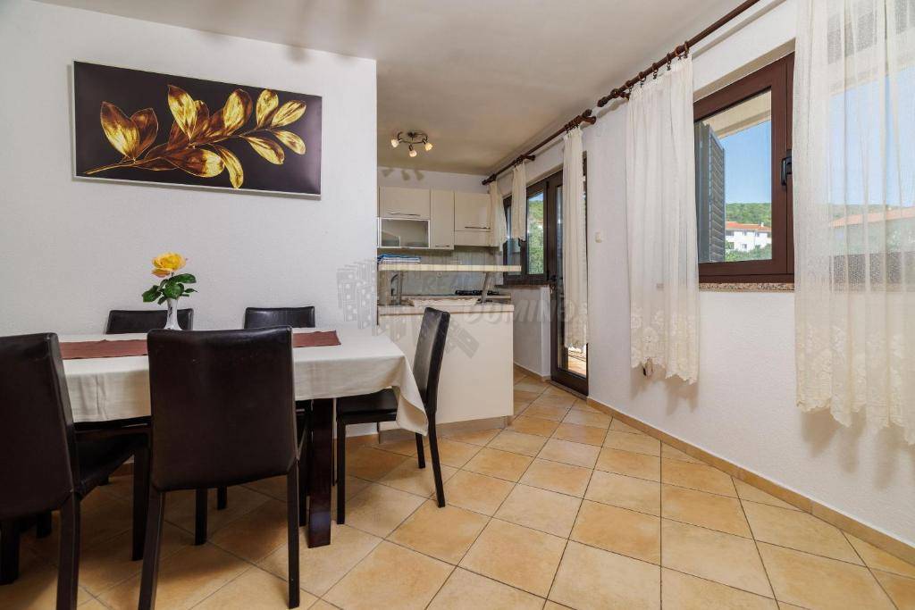 Dve hiši z bazenom in savno! Punat, otok Krk