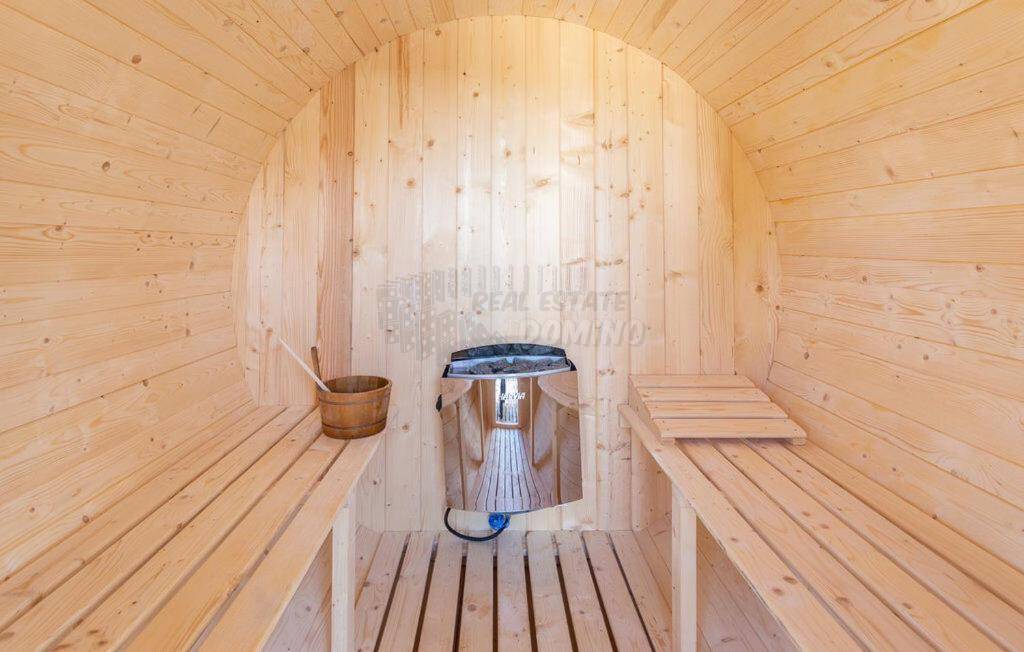 Dve hiši z bazenom in savno! Punat, otok Krk