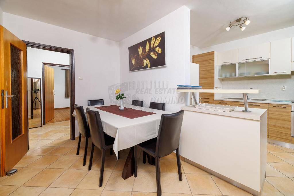 Dve hiši z bazenom in savno! Punat, otok Krk