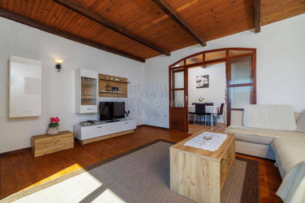 Dve hiši z bazenom in savno! Punat, otok Krk