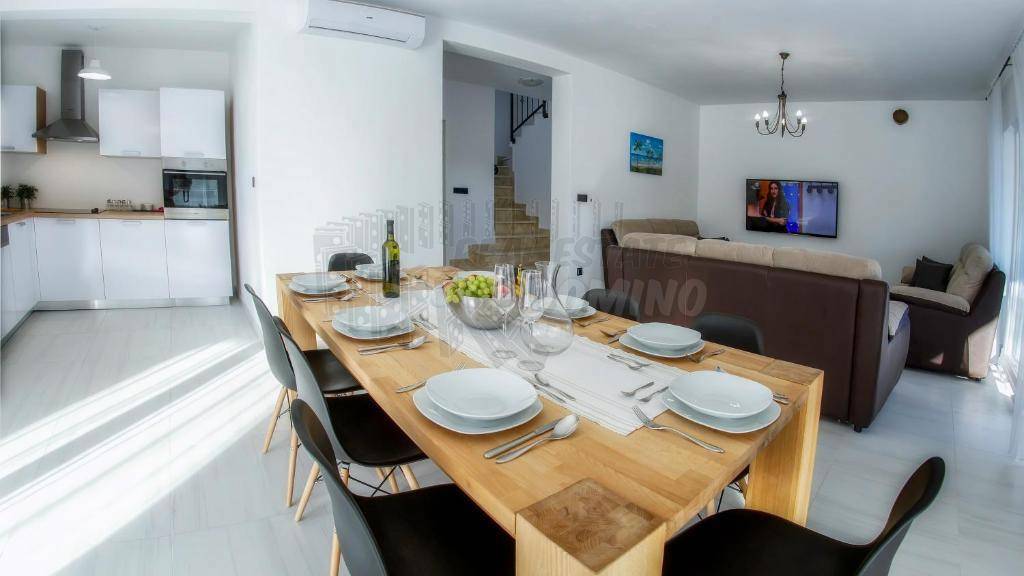 Čudovita vila s pogledom na morje! Otok Krk!