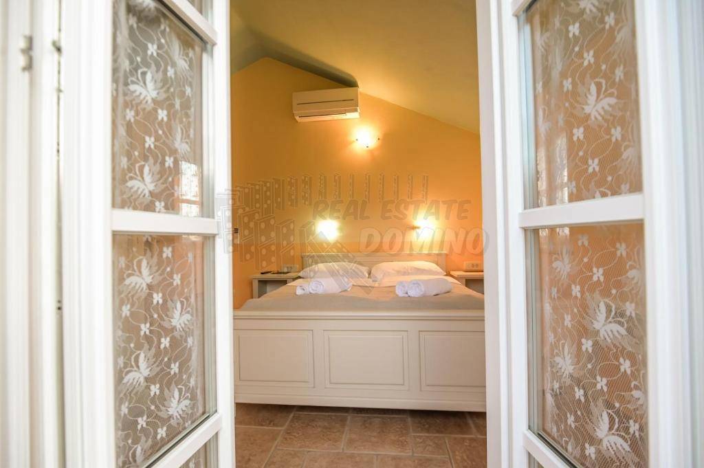 Prelepa kmečka vila z bazenom in vrtom!