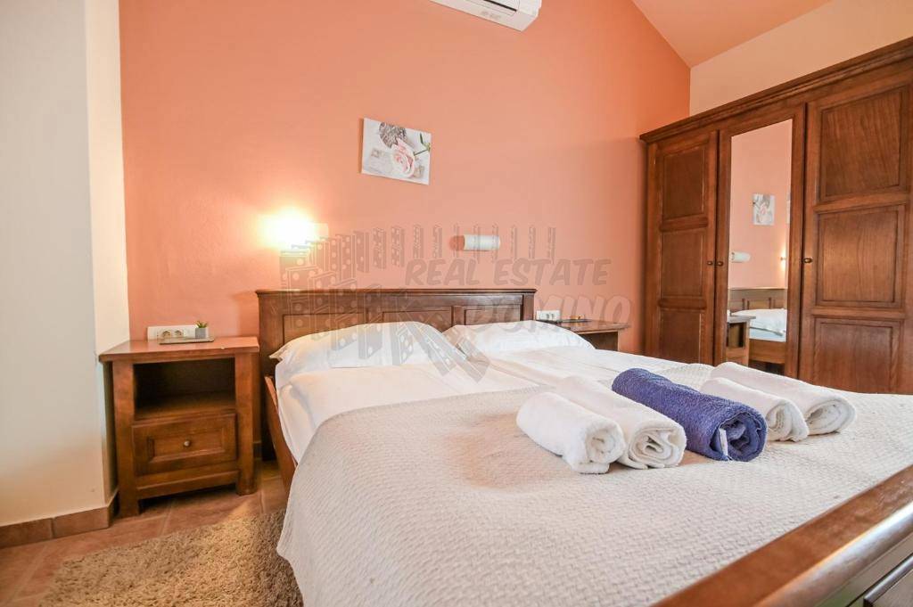 Prelepa kmečka vila z bazenom in vrtom!