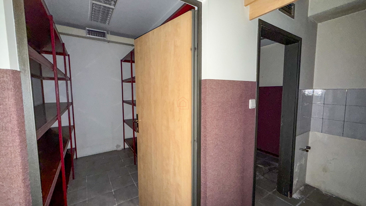 Poslovni prostor na dveh etažah za prodajo v bližini Črnomerca, Ilica