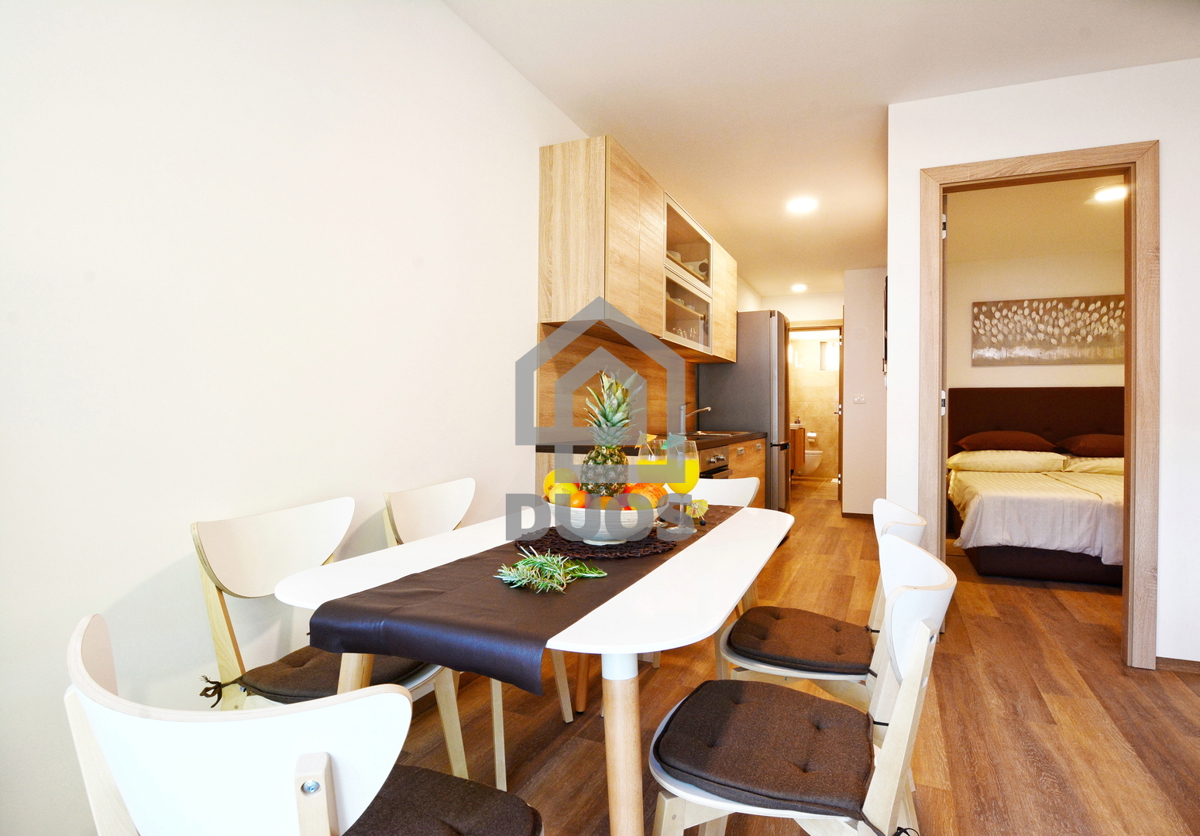 POSEBNA PONUDA - Vila leži le 20 metrov od morja s tremi apartmaji - Grebaštica