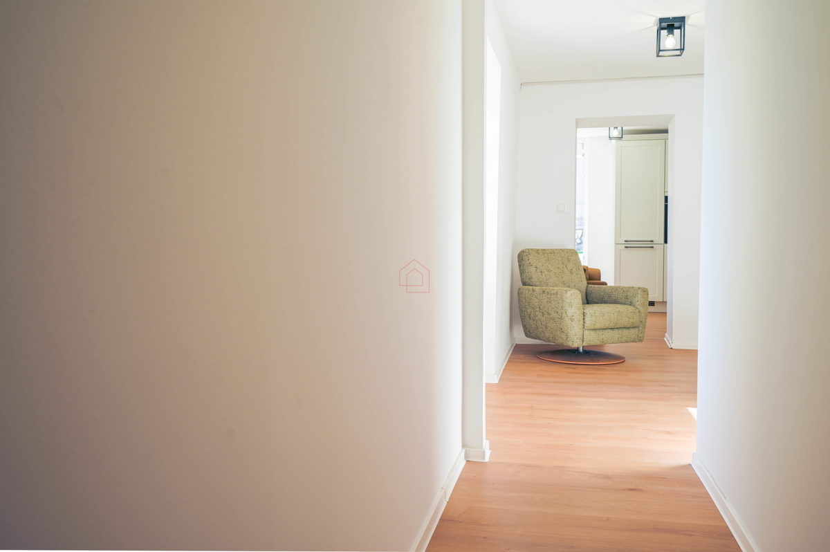 Prekrasno obnovljena kuća u centru Murtera sa dva odvojena stana