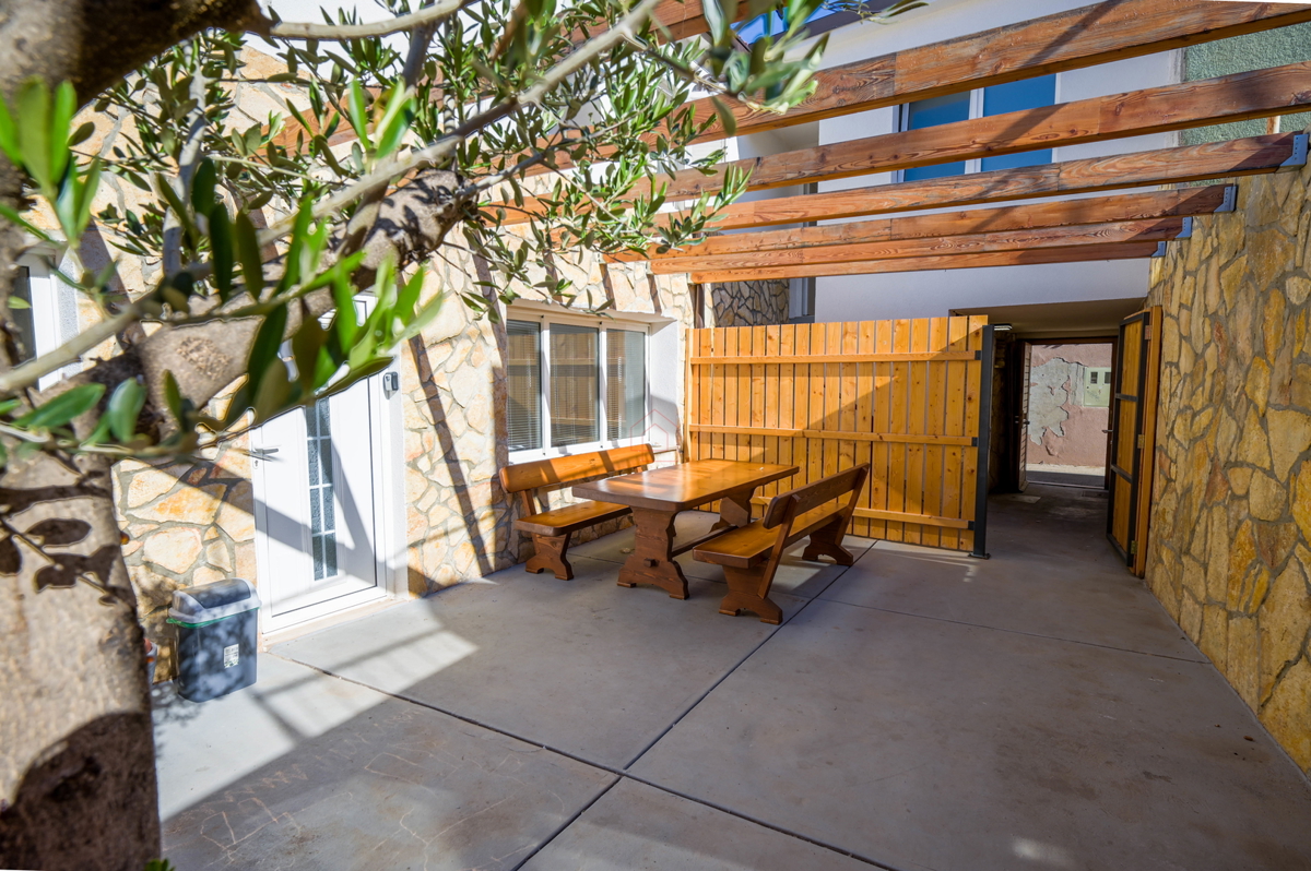 Prekrasno obnovljena kuća u centru Murtera sa dva odvojena stana