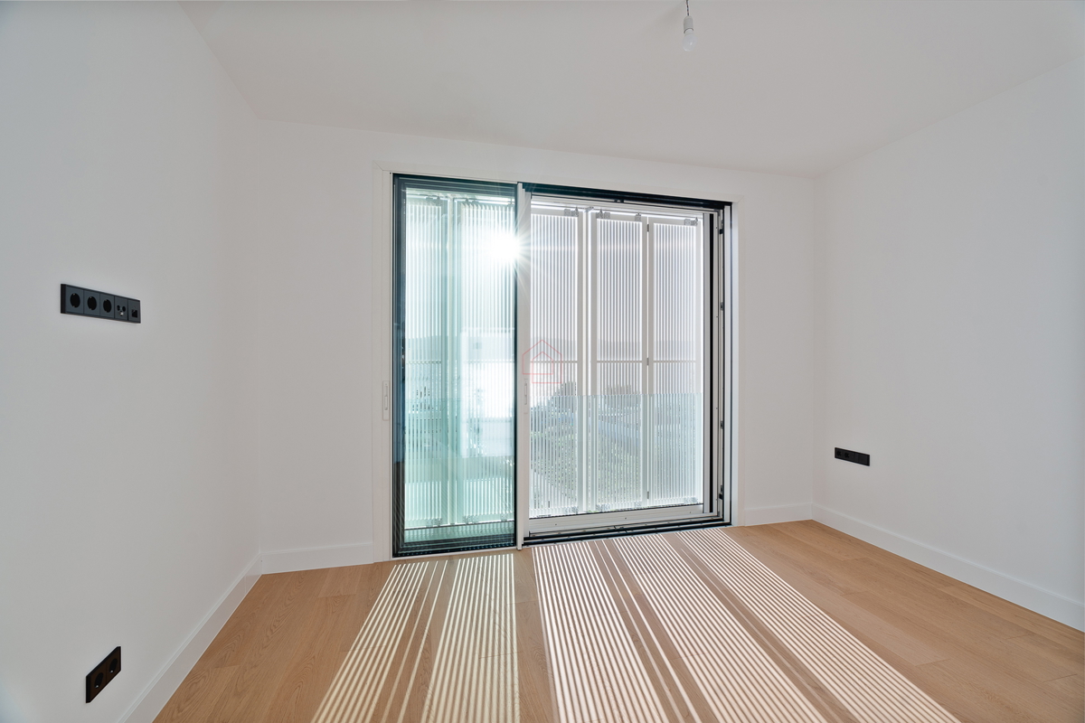 Čudovito stanovanje tik ob morju na dveh nadstropjih s tremi spalnicami