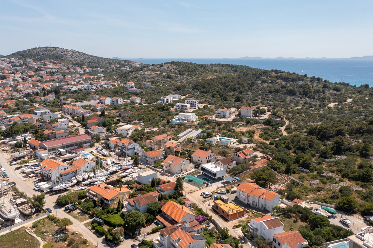 građevinsko zemljišče v tretji vrsti od morja - Murter - 618m2