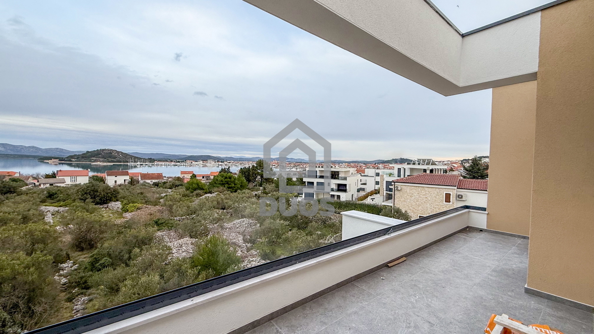 Najlepši penthouse na prodaji na otoku Murteru s 3 spavaće sobe.