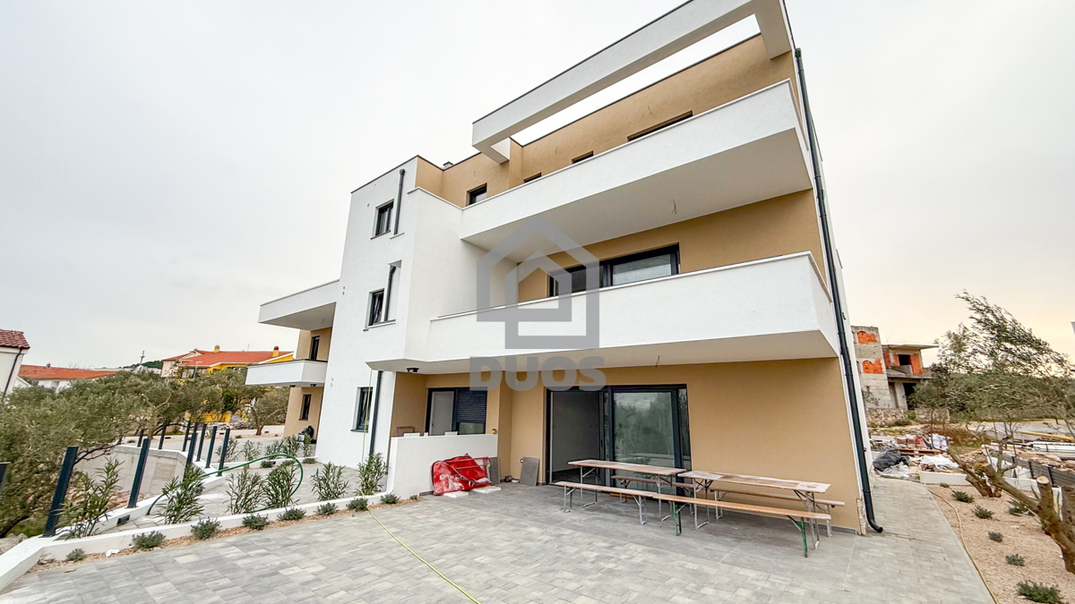 Najlepši penthouse na prodaji na otoku Murteru s 3 spavaće sobe.