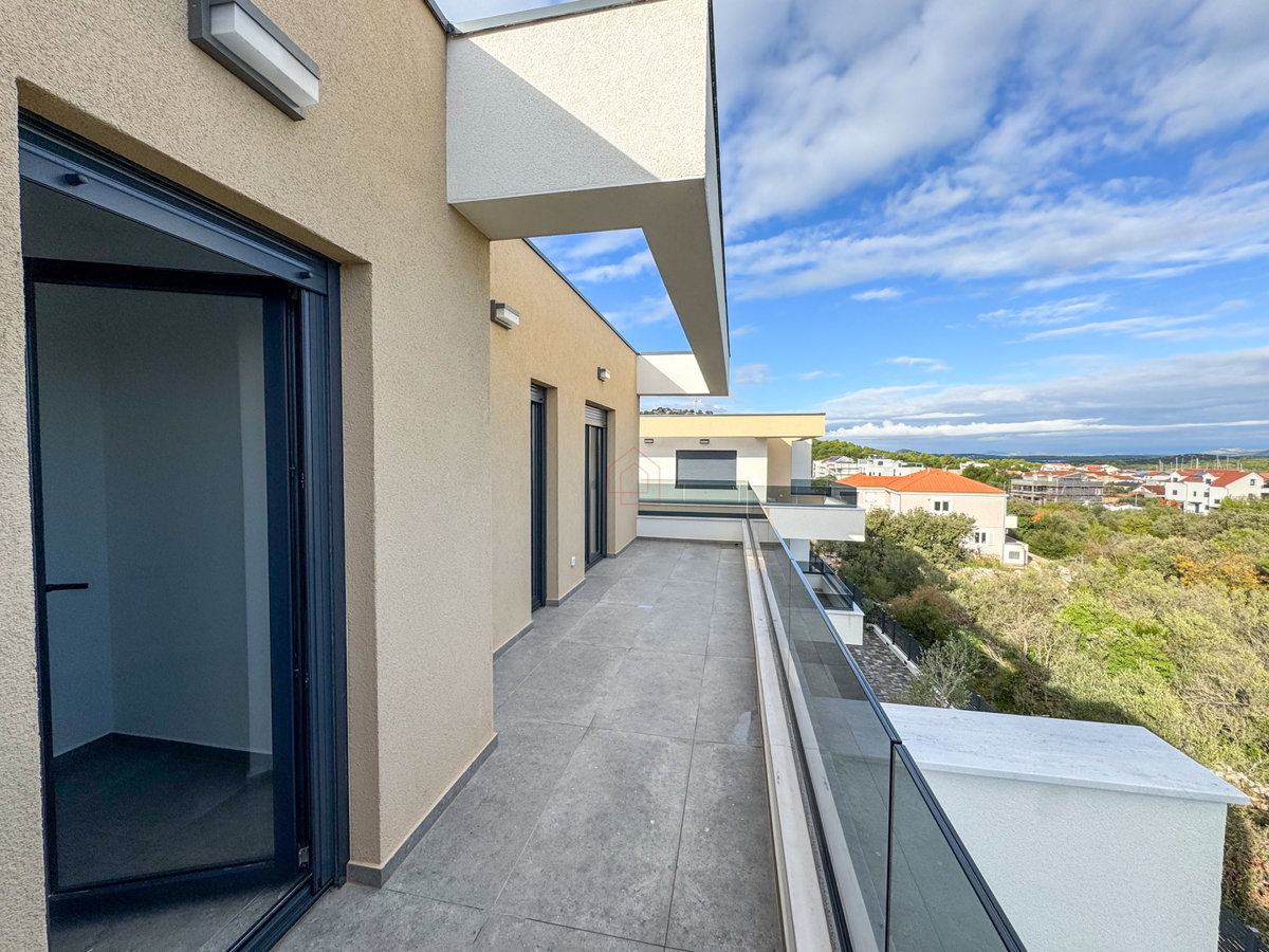 Najlepši penthouse na prodaji na otoku Murteru s 3 spavaće sobe.