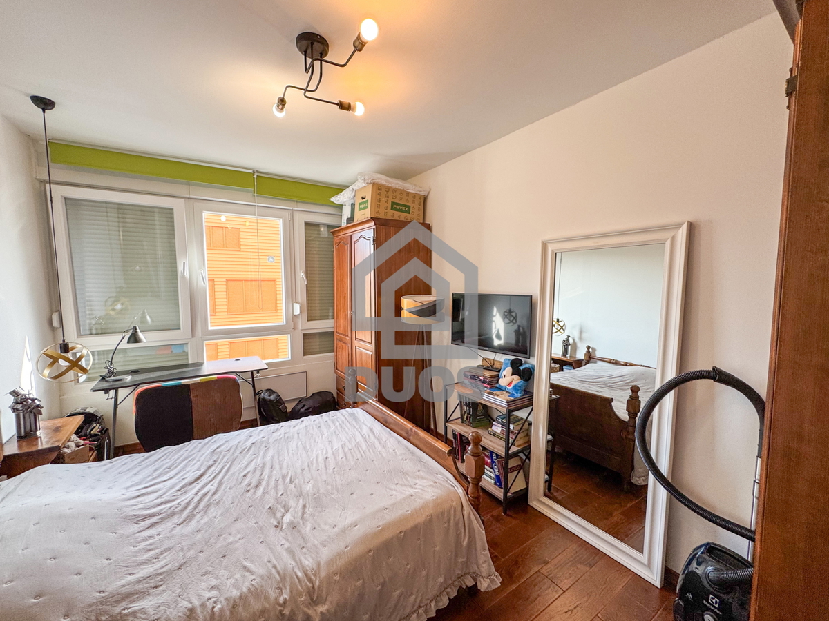 Moderno opremljeno stanovanje v Šibeniku z dvema spalnicama in pogledom na morje