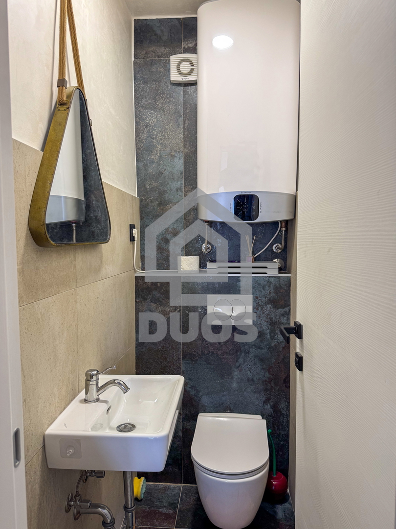 Moderno opremljeno stanovanje v Šibeniku z dvema spalnicama in pogledom na morje