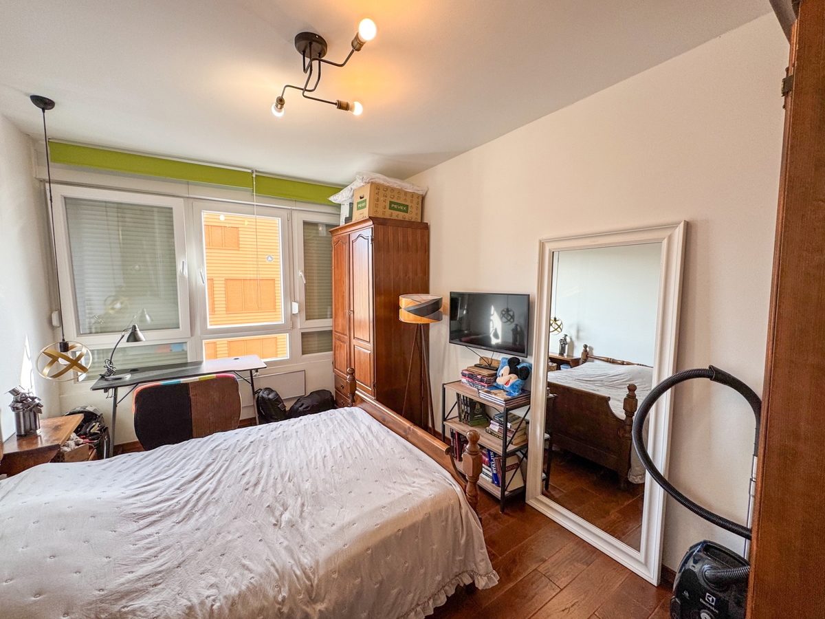 Moderno opremljeno stanovanje v Šibeniku z dvema spalnicama in pogledom na morje