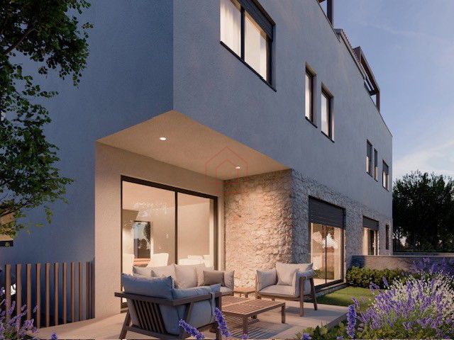 Dvoetažno stanovanje v dvojni hiši s strešno teraso - novogradnja (v gradnji)