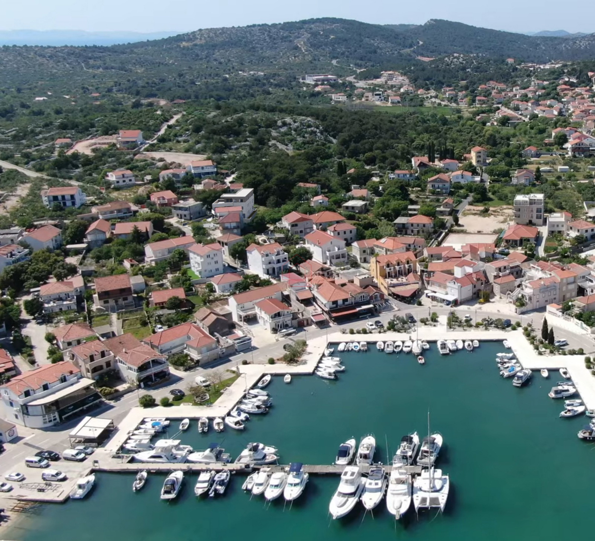 Penthouse S4 v drugem nadstropju stavbe v Jezerih z dvema spalnima prostoroma