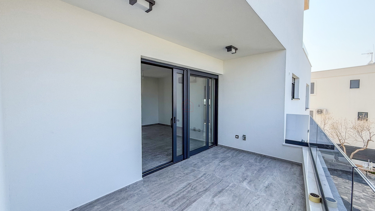 Novogradnja 2025 - Stanovanje z dvema spalnicama in pogledom na morje