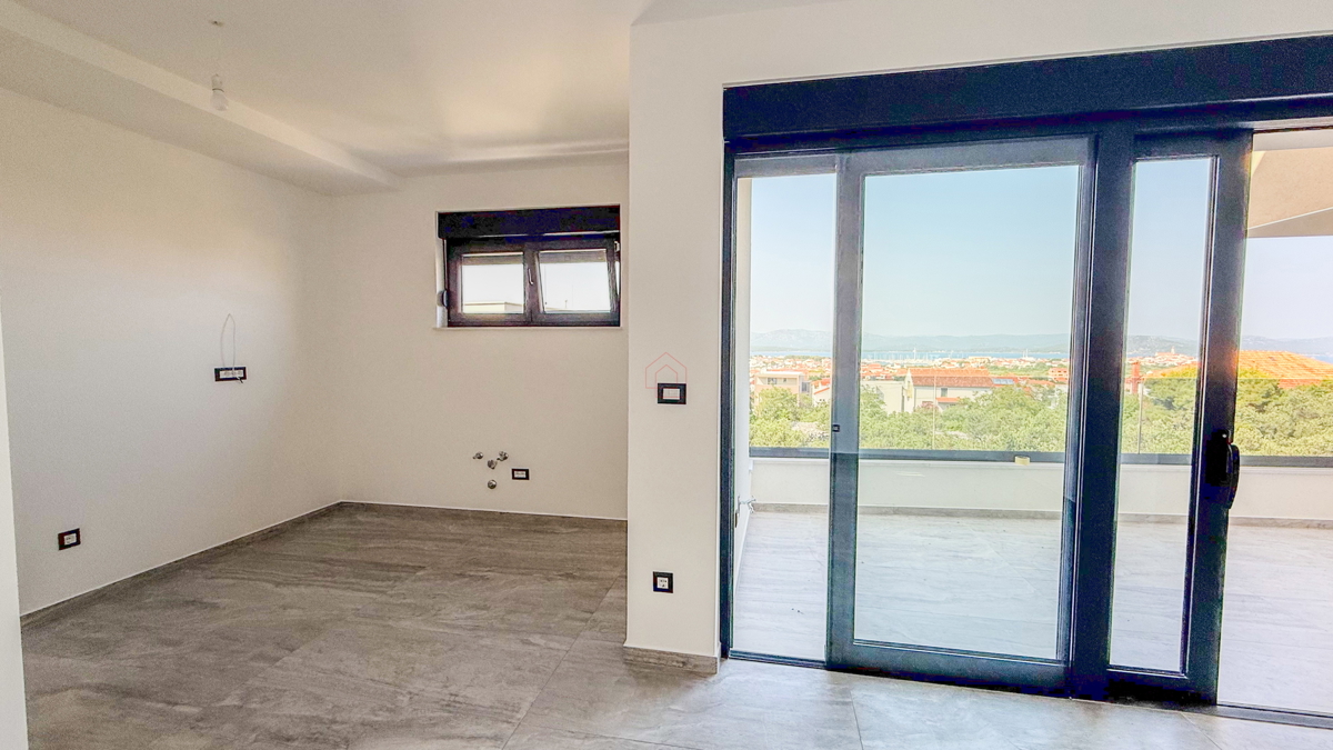 Novogradnja 2025 - Stanovanje z dvema spalnicama in pogledom na morje