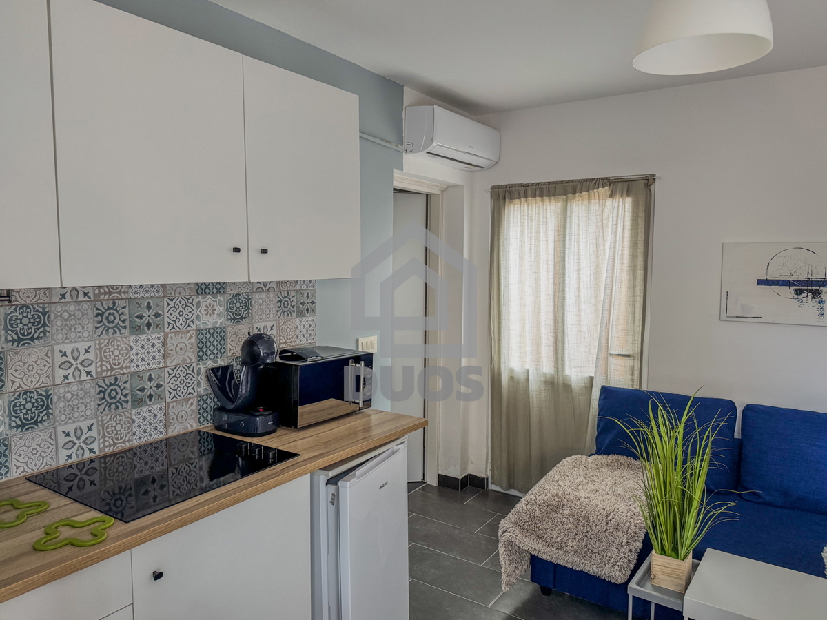 Dvojna hiša blizu plaže Betina s štirimi stanovanji