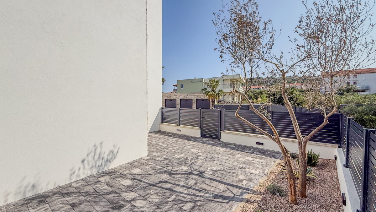 Novogradnja 2025 - stanovanje z dvema spalnicama in vrtom