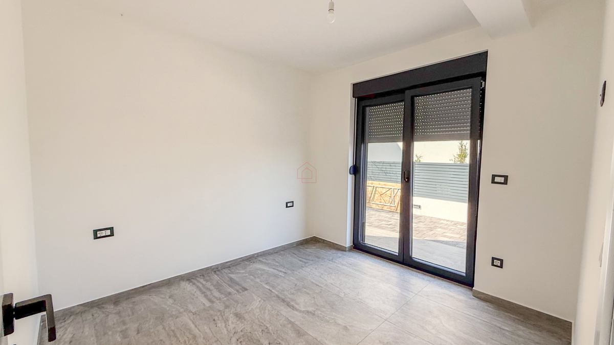 Novogradnja 2025 - stanovanje z dvema spalnicama in vrtom