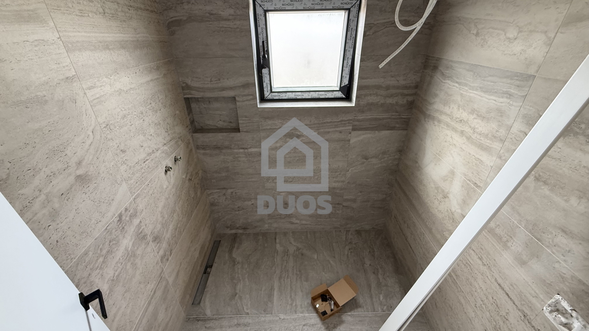 Čudovit penthouse v središču Murterja s čudovitim pogledom na morje