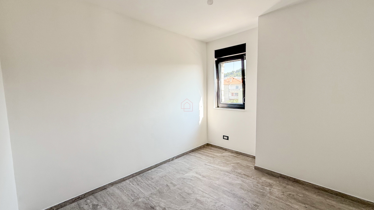 Čudovit penthouse v središču Murterja s čudovitim pogledom na morje