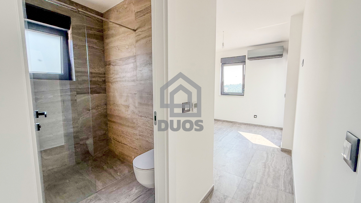 Čudovit penthouse v središču Murterja s čudovitim pogledom na morje