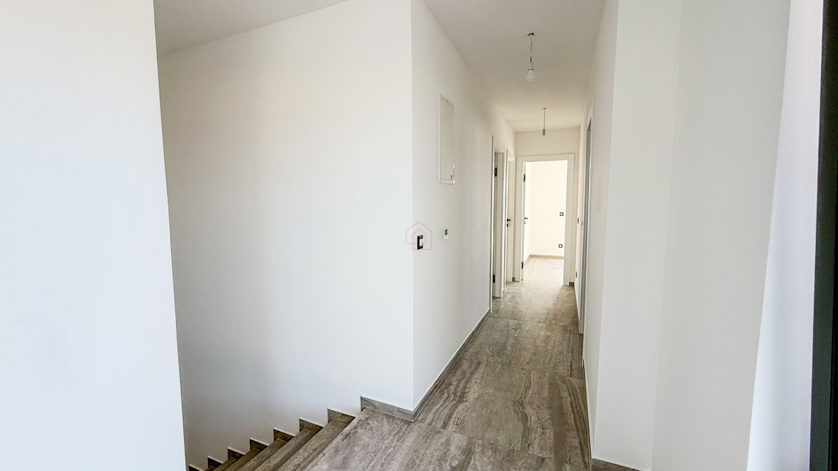 Čudovit penthouse v središču Murterja s čudovitim pogledom na morje