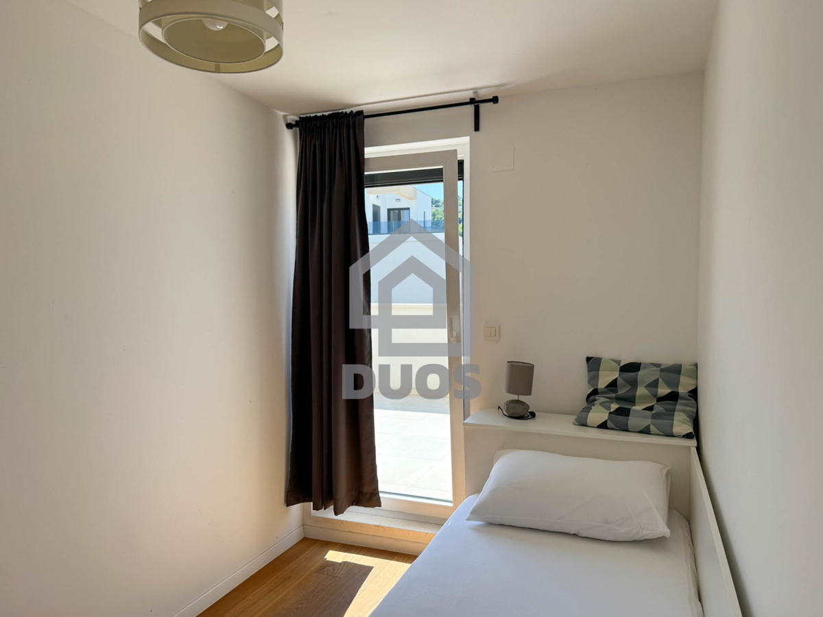 Penthouse s tremi spalnicami, s panoramskim razgledom in garažo