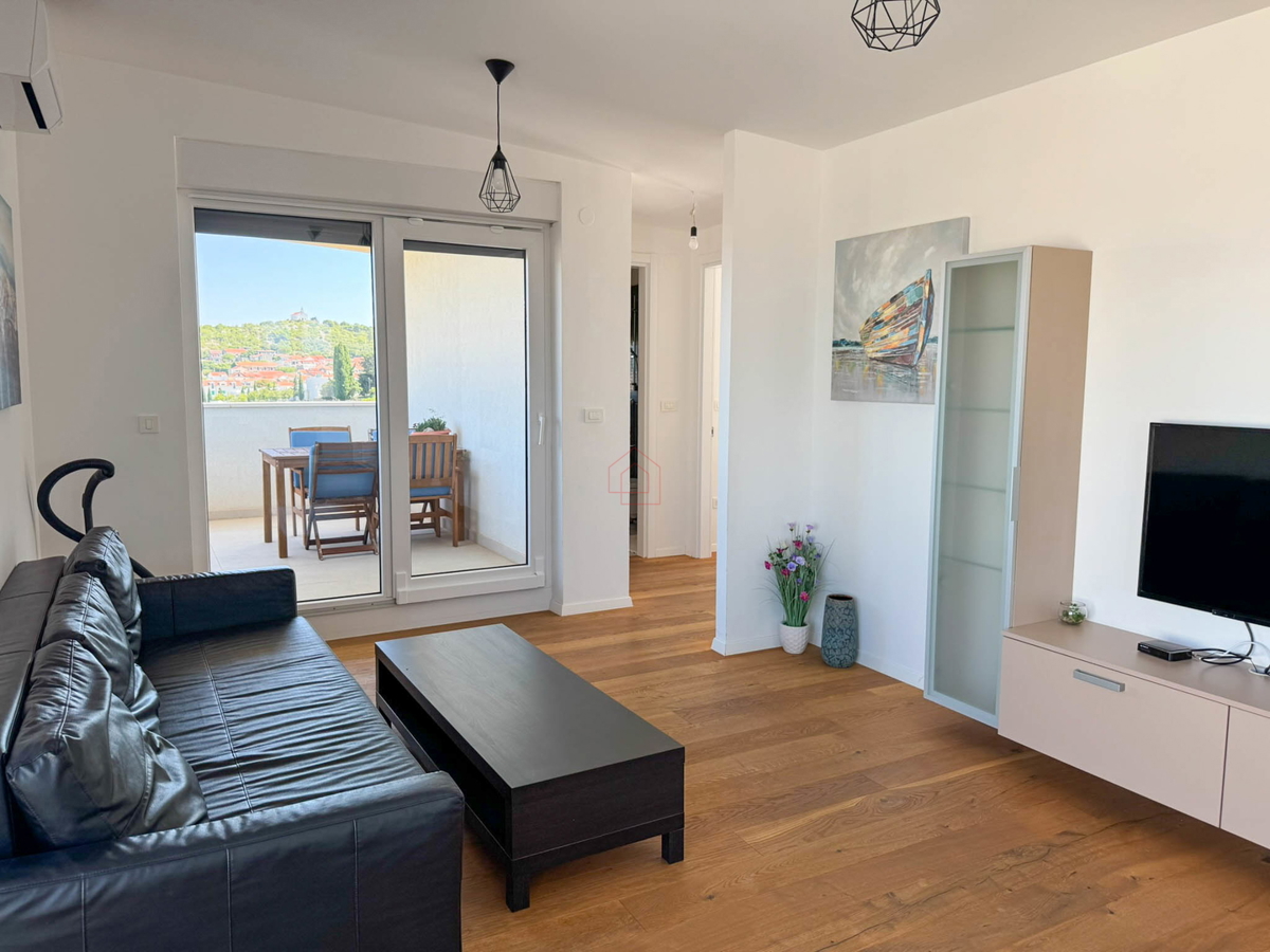 Penthouse s tremi spalnicami, s panoramskim razgledom in garažo