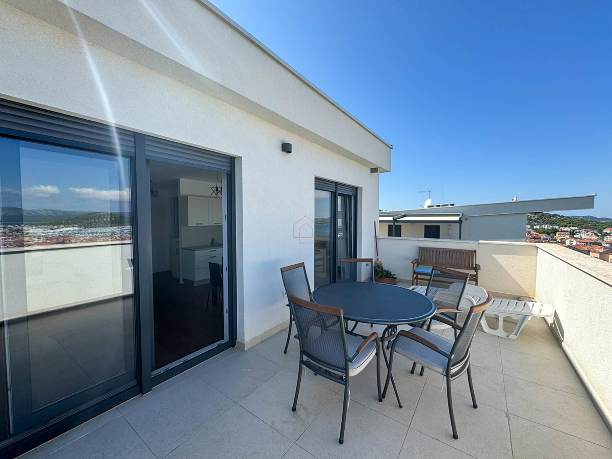 Penthouse s tremi spalnicami, s panoramskim razgledom in garažo