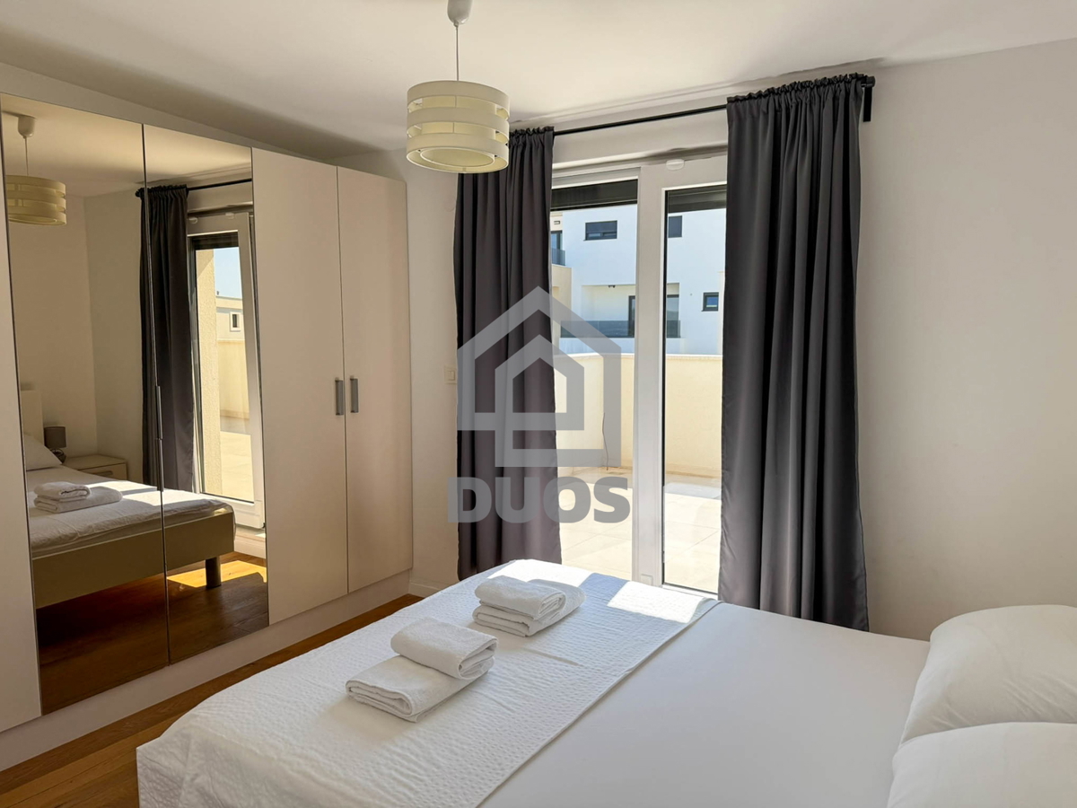 Penthouse s tremi spalnicami, s panoramskim razgledom in garažo