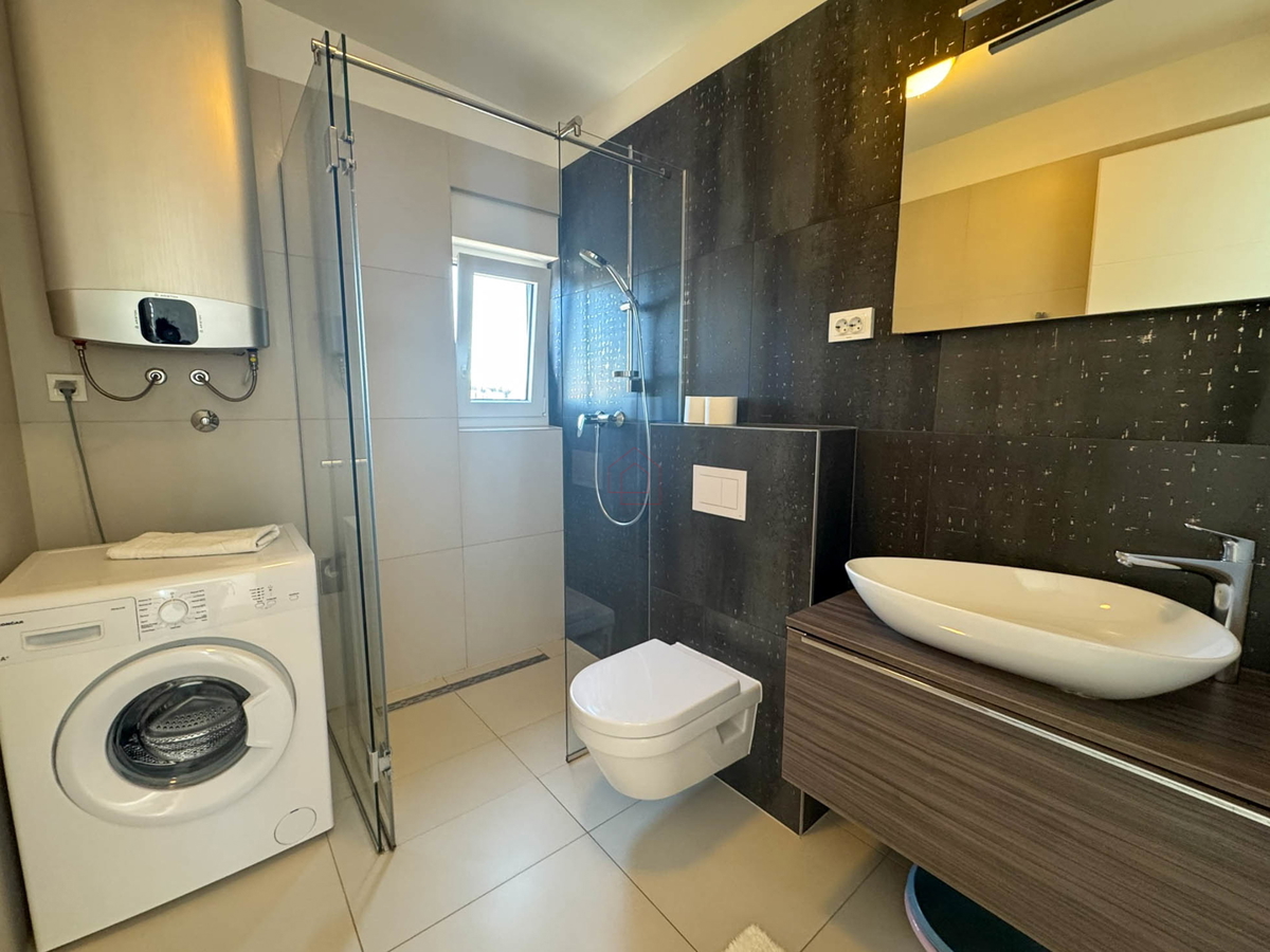 Penthouse s tremi spalnicami, s panoramskim razgledom in garažo