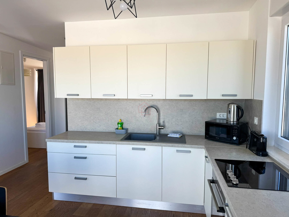 Penthouse s tremi spalnicami, s panoramskim razgledom in garažo