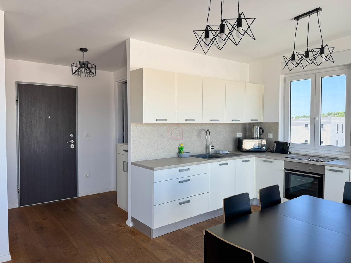 Penthouse s tremi spalnicami, s panoramskim razgledom in garažo