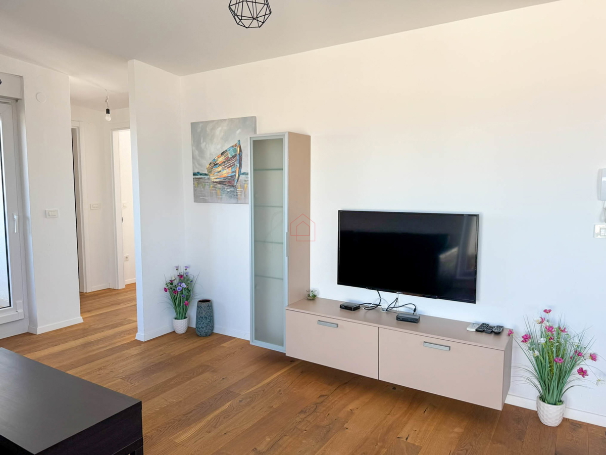 Penthouse s tremi spalnicami, s panoramskim razgledom in garažo