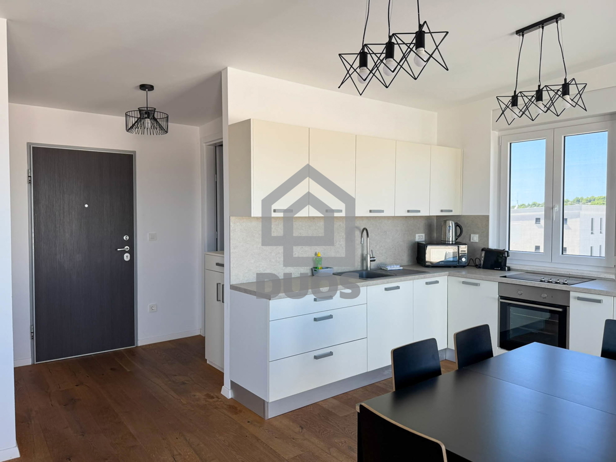 Penthouse s tremi spalnicami, s panoramskim razgledom in garažo