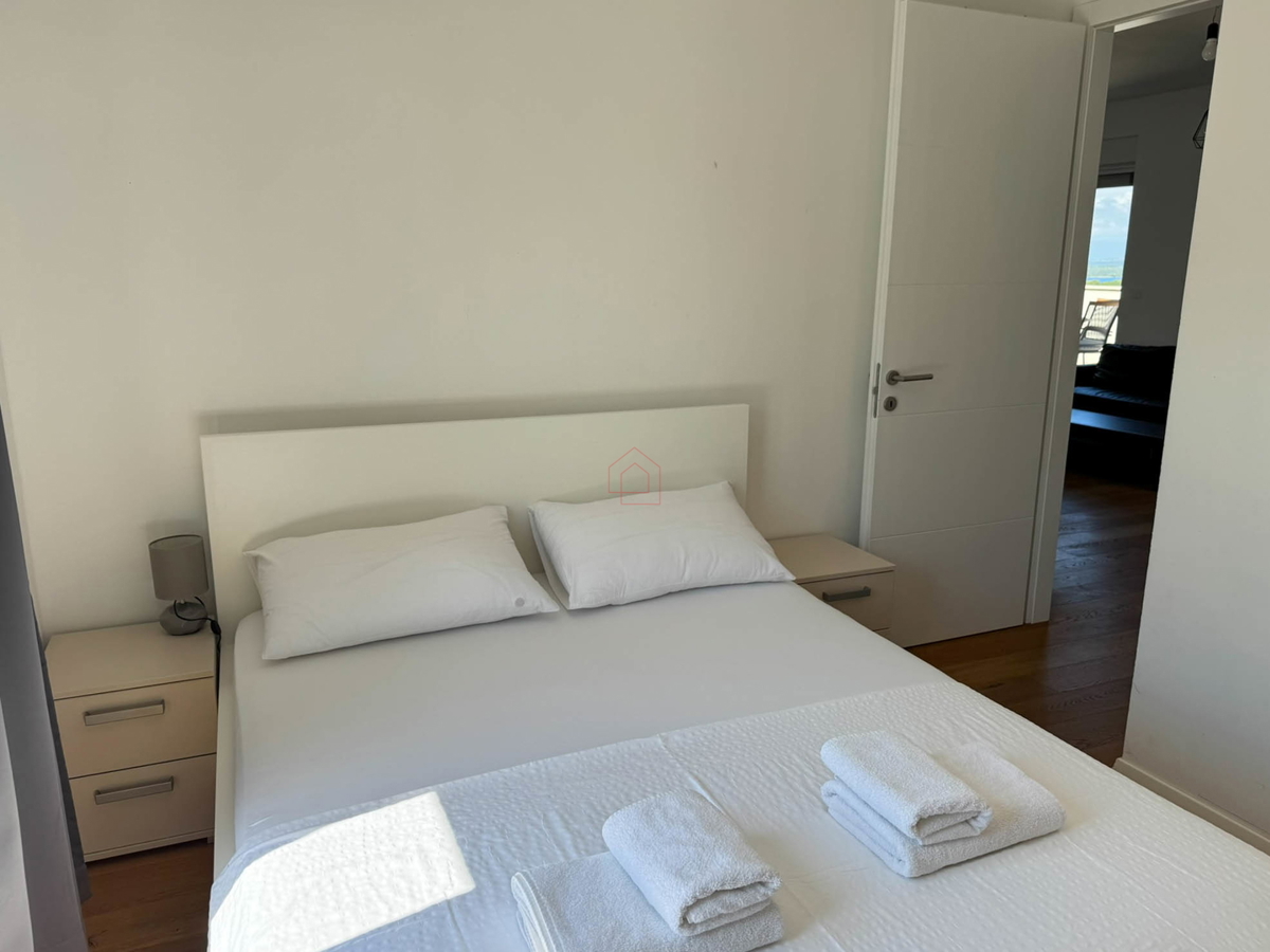 Penthouse s tremi spalnicami, s panoramskim razgledom in garažo