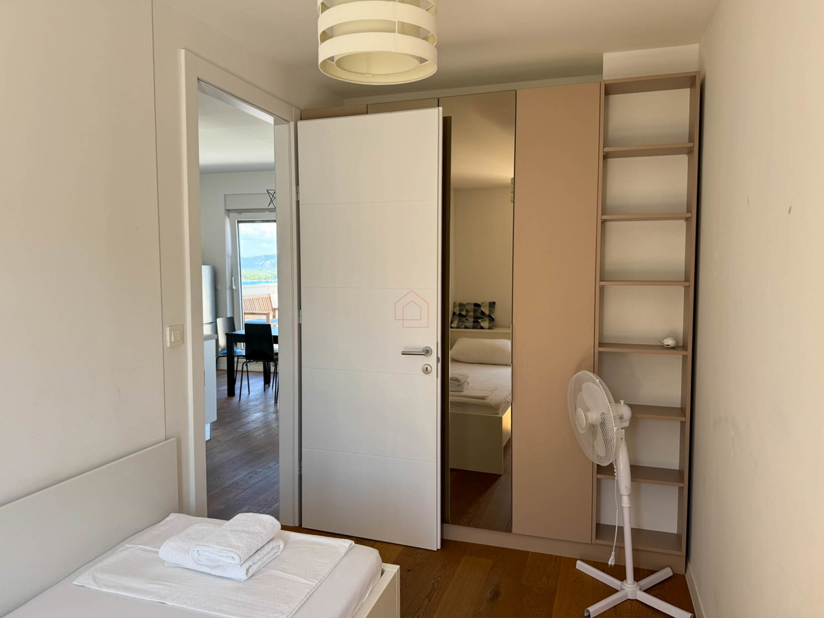 Penthouse s tremi spalnicami, s panoramskim razgledom in garažo